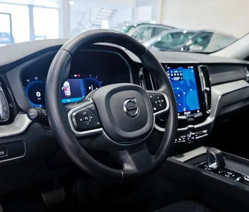 Volvo XC 60 II B4 MHEV Momentum Pro — imagine 5