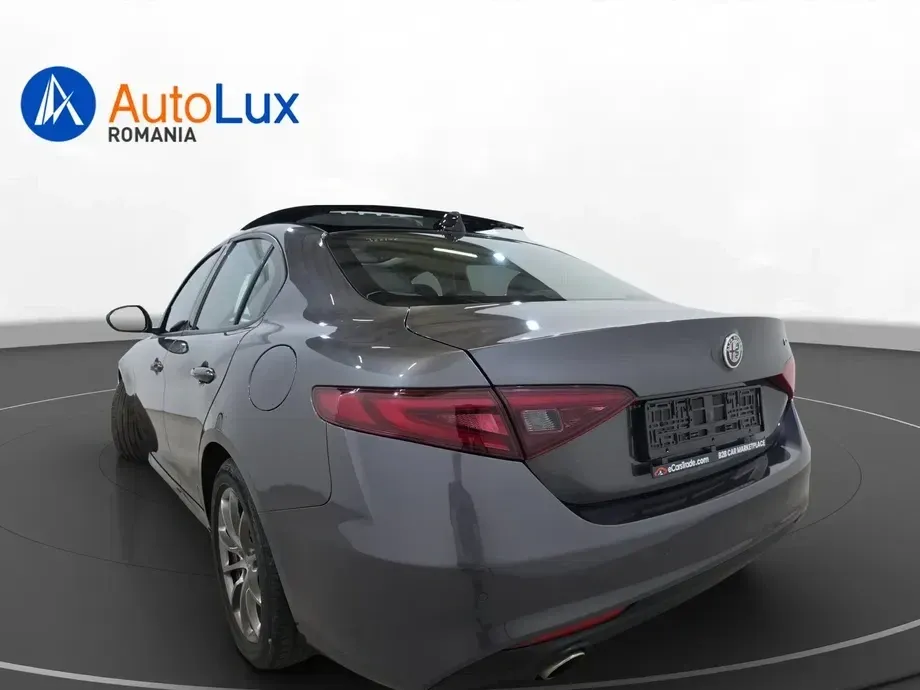 Alfa Romeo Giulia 2.2 JTDM Aut. — imagine 4
