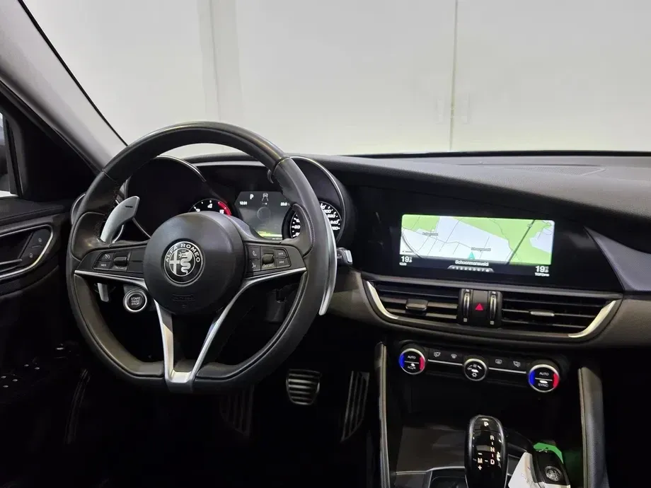 Alfa Romeo Giulia 2.2 JTDM Aut. — imagine 6