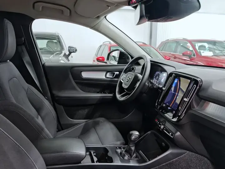 Volvo XC 40 T3 Momentum Pro