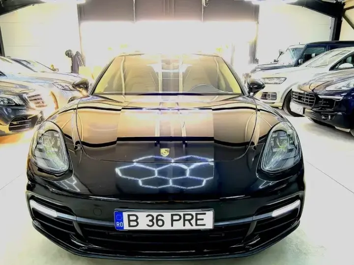 Porsche Panamera 4