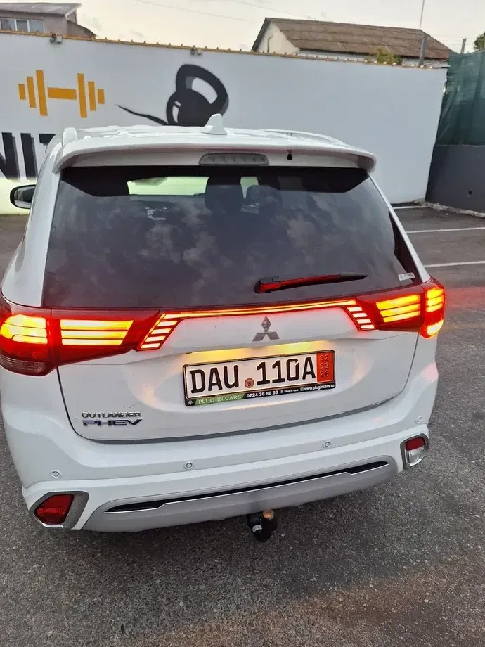 Mitsubishi Outlander IV 2.4 4WD — imagine 6