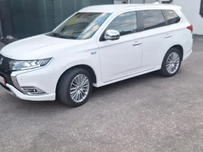 Mitsubishi Outlander IV 2.4 4WD