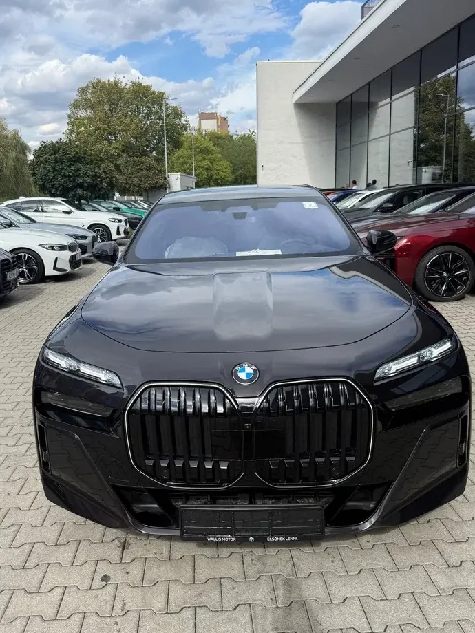 BMW Seria 7 740d xDrive MHEV — imagine 3