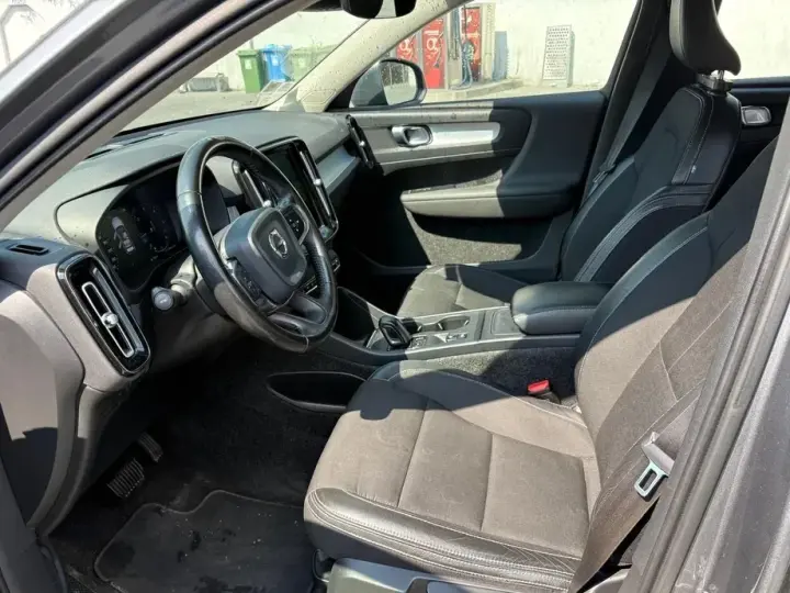 Volvo XC 40 D3 AWD Momentum