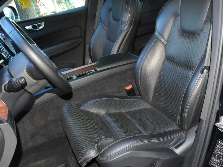 Volvo XC 60 II B4 MHEV AT8 AWD Inscription