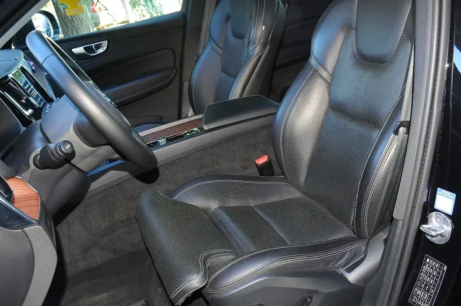 Volvo XC 60 II B4 MHEV AT8 AWD Inscription — imagine 5