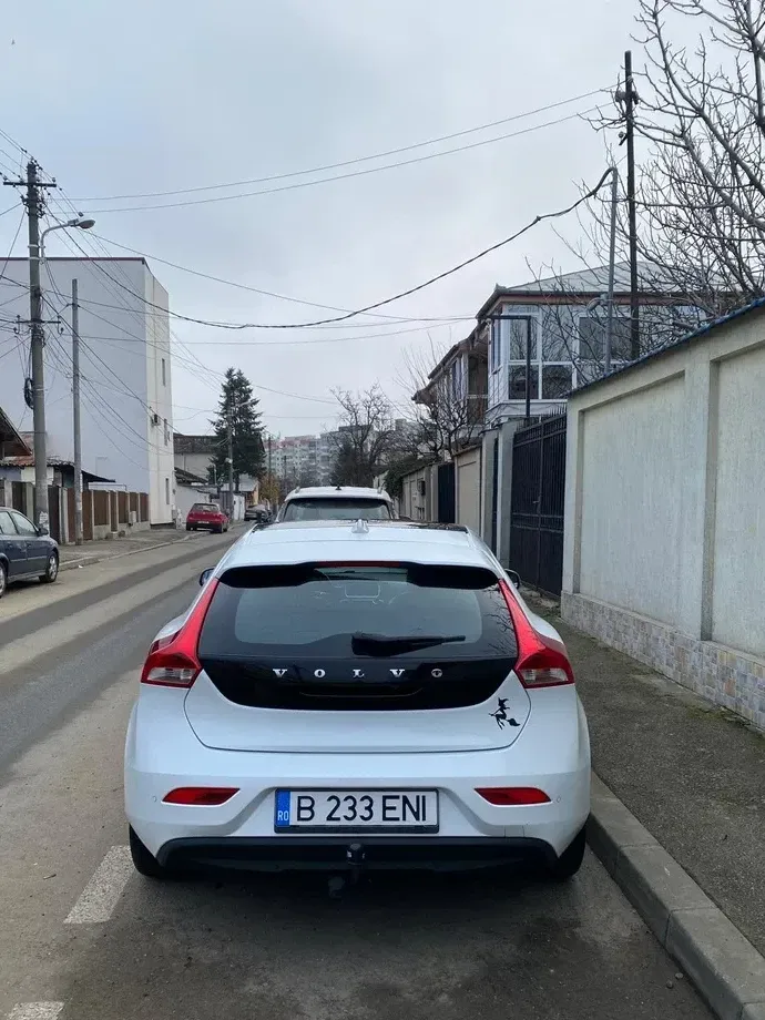 Volvo V40 II D3 Geartronic Inscription — imagine 3
