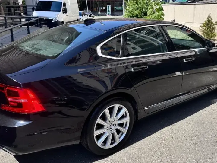 Volvo S90 D4 AWD Geartronic Inscription