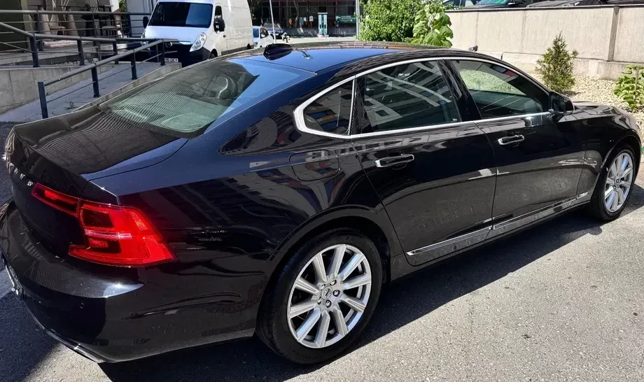 Volvo S90 D4 AWD Geartronic Inscription — imagine 4