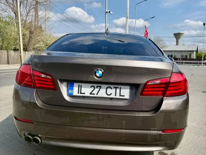 BMW Seria 5 F10/F11/F07 [2010 - 2017] 520d Aut.