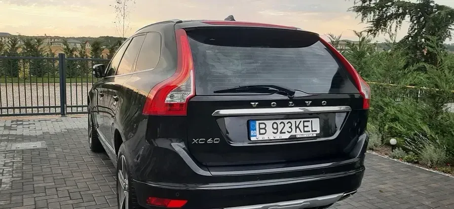 Volvo XC 60 I D5AWD R-Design — imagine 4