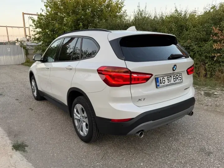 BMW X1 F48 sDrive20d AT