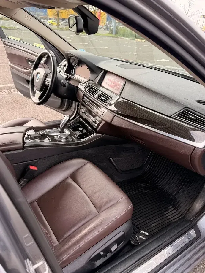 BMW Seria 5 F10/F11/F07 530d xDrive — imagine 5