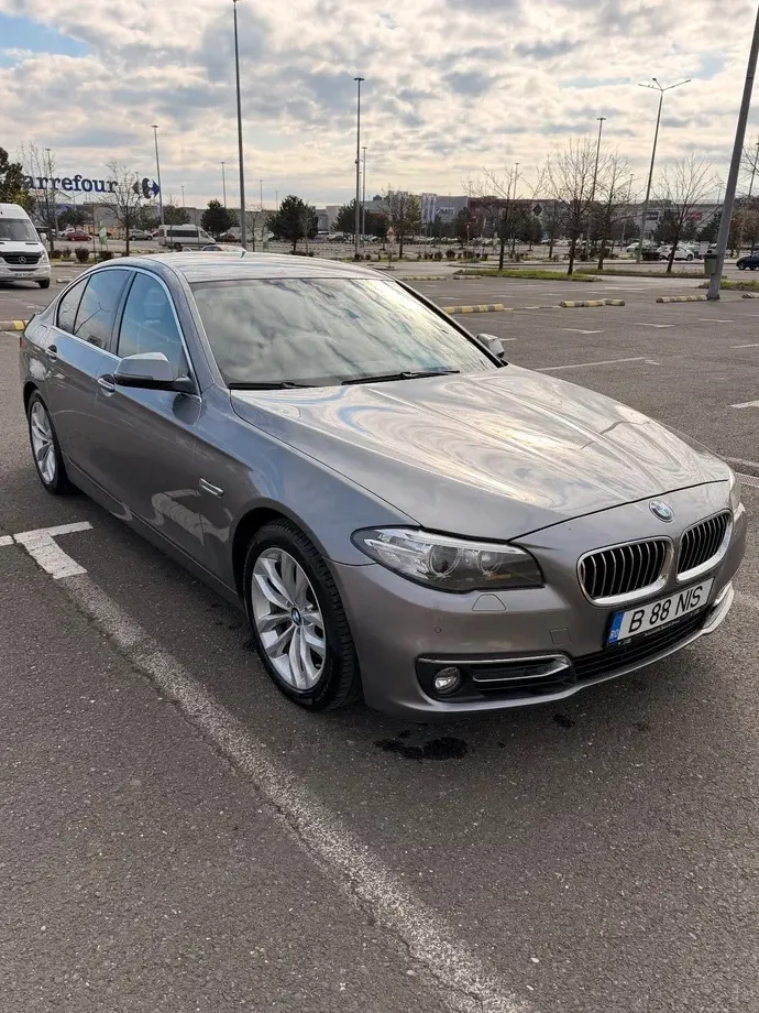 BMW Seria 5 F10/F11/F07 530d xDrive — imagine 4