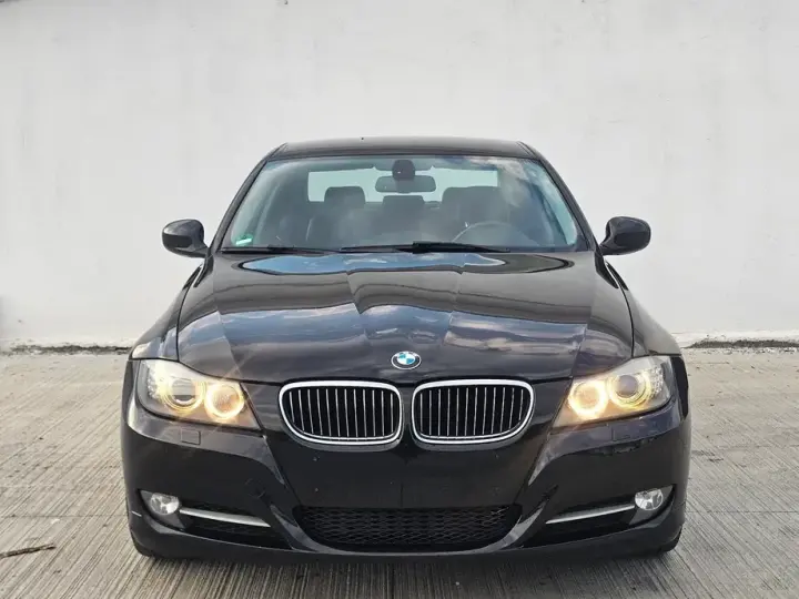 BMW Seria 3 E90/E91/E92/E93 320d DPF Aut. Edition Exclusive