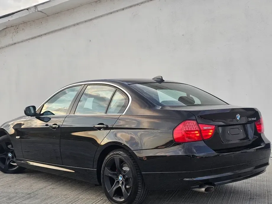 BMW Seria 3 E90/E91/E92/E93 320d DPF Aut. Edition Exclusive — imagine 4