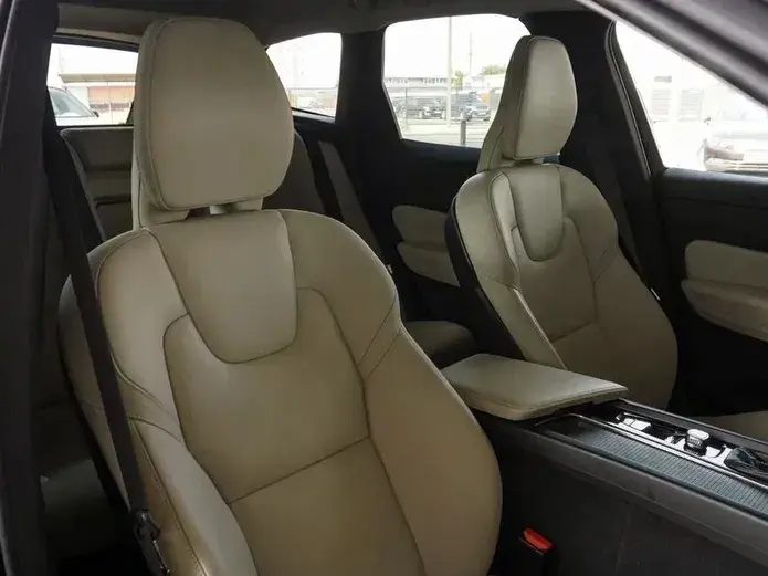 Volvo XC 60 II D4 Momentum Pro