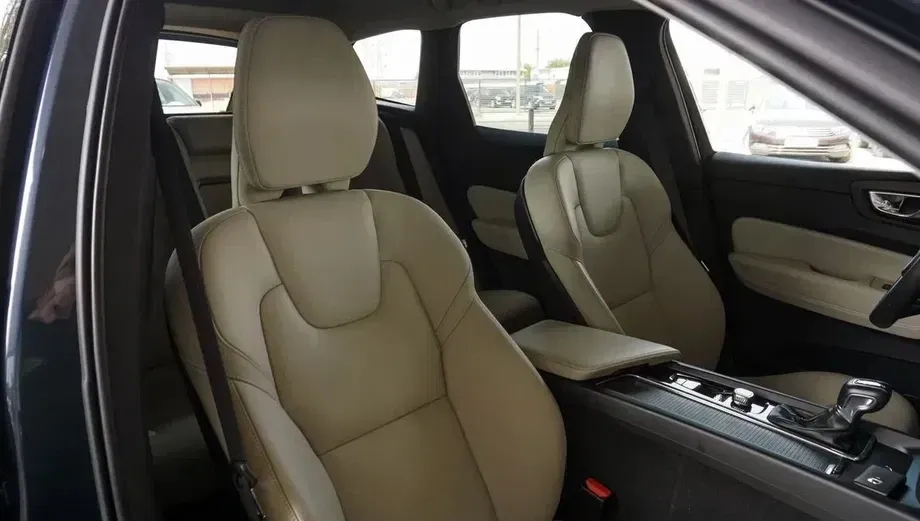 Volvo XC 60 II D4 Momentum Pro — imagine 6