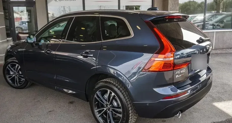 Volvo XC 60 II D4 Momentum Pro — imagine 5