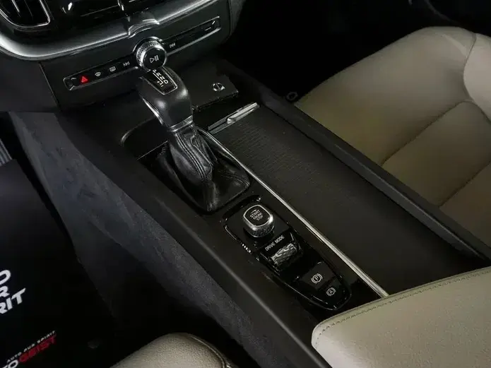 Volvo XC 60 II D4 Momentum Pro