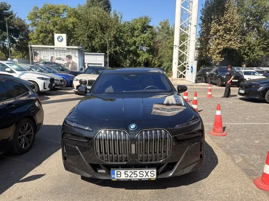 BMW Seria 7 G70 — imagine 3