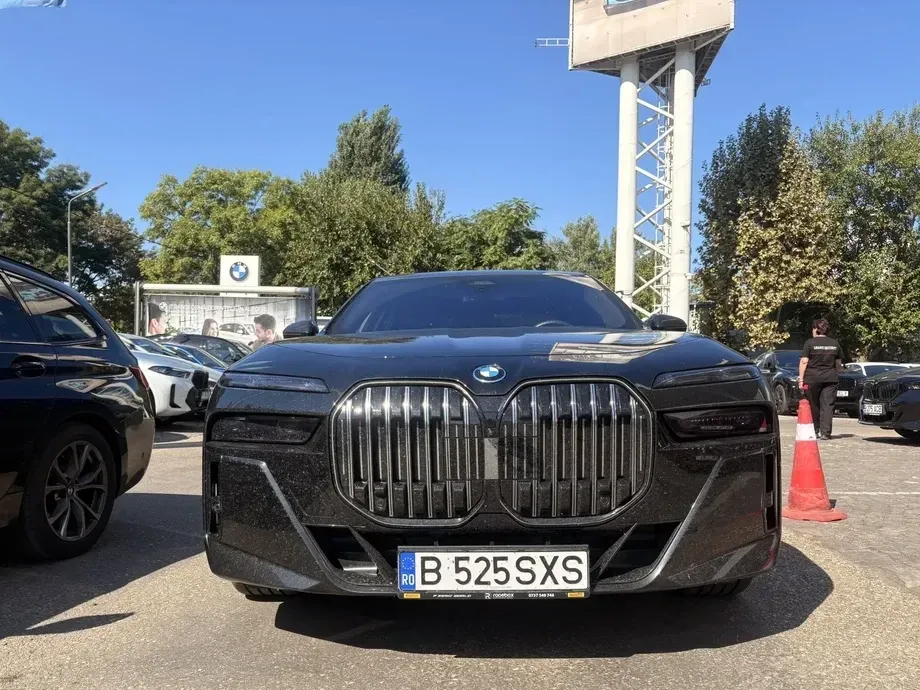 BMW Seria 7 G70 — imagine 2