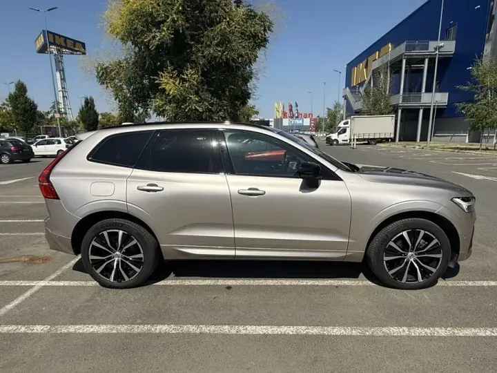 Volvo XC 60 II Recharge T8 AWD AT Ultimate Dark
