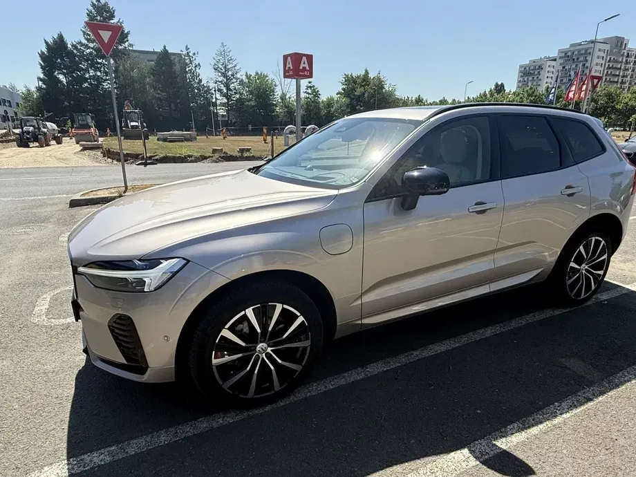 Volvo XC 60 II Recharge T8 AWD AT Ultimate Dark — imagine 2