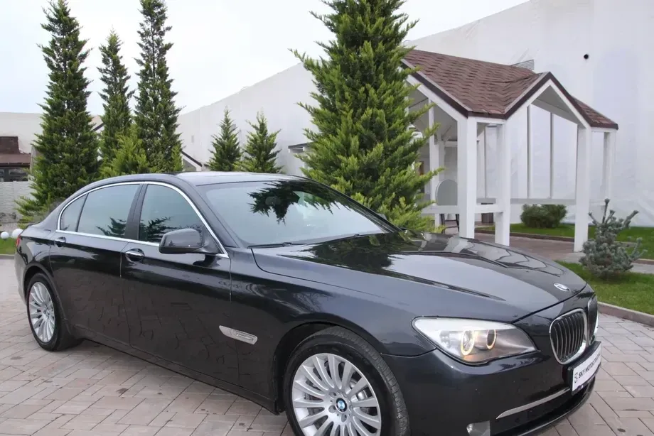 BMW Seria 7 F01/F02 750Li Aut. — imagine 3