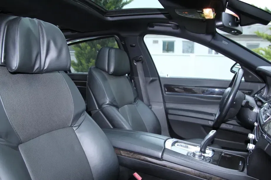 BMW Seria 7 F01/F02 750Li Aut. — imagine 6