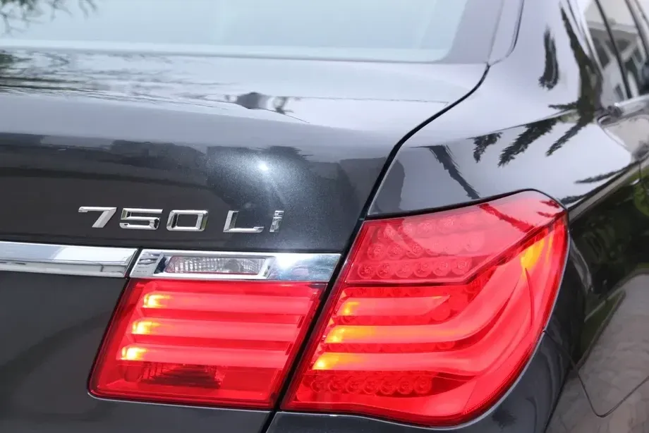 BMW Seria 7 F01/F02 750Li Aut. — imagine 4