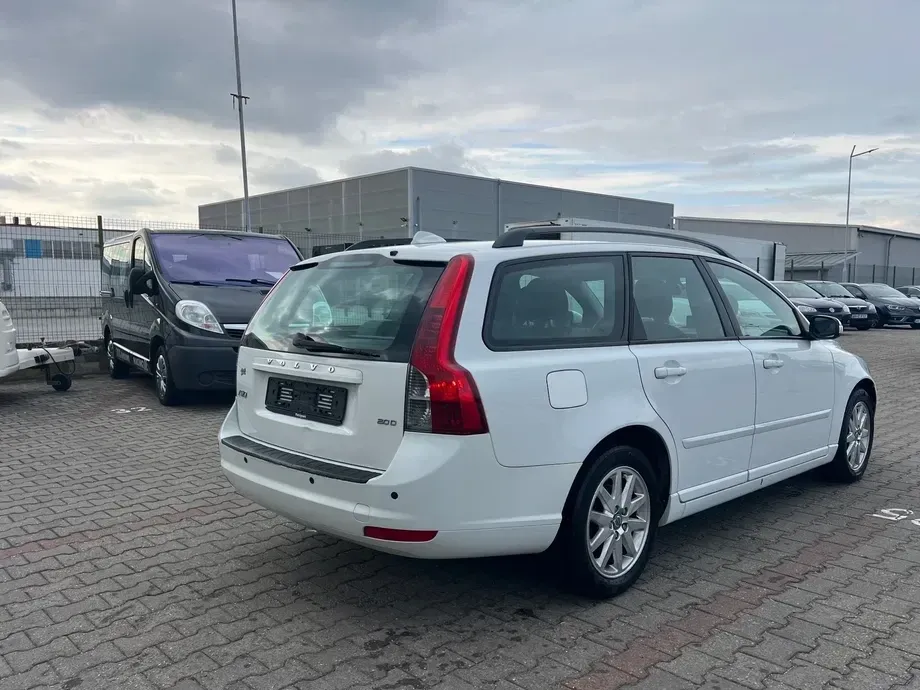 Volvo V50 2.0 D Kinetic — imagine 5
