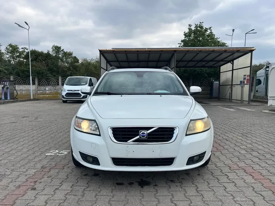 Volvo V50 2.0 D Kinetic — imagine 2