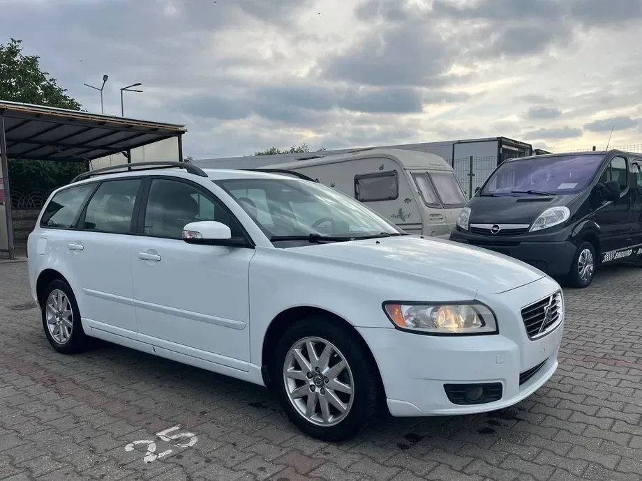 Volvo V50 2.0 D Kinetic — imagine 3