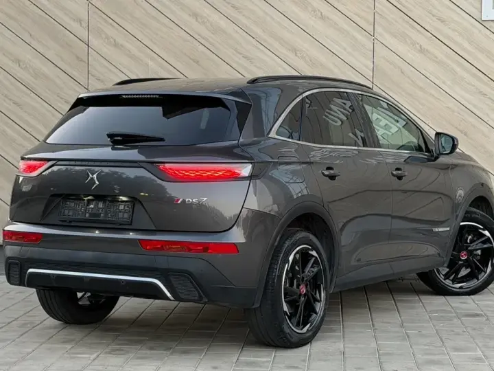 DS Automobiles DS 7 Crossback BlueHDI 130 Aut. PERFORMANCE LINE +