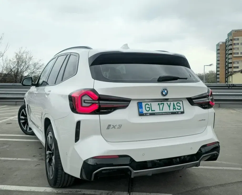 BMW iX3 Standard — imagine 2
