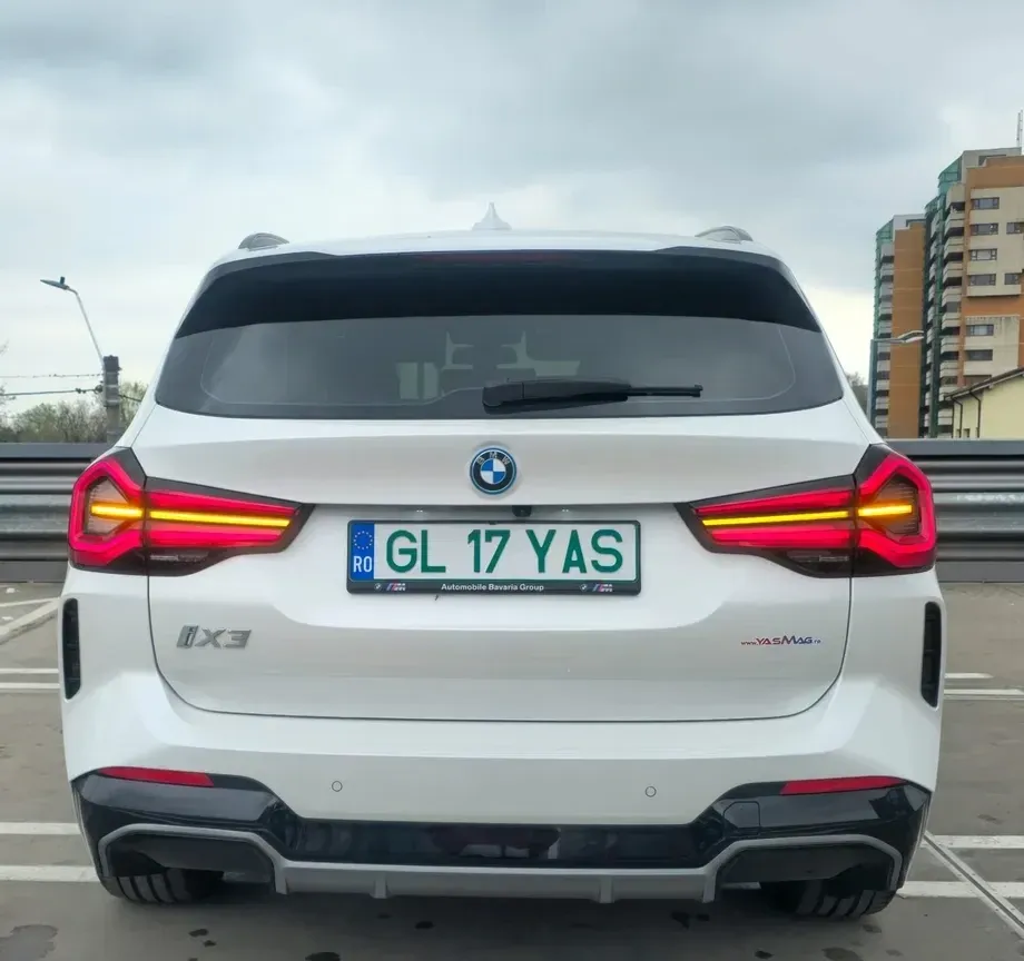 BMW iX3 Standard — imagine 6