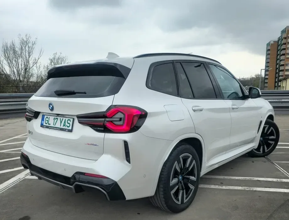 BMW iX3 Standard — imagine 4