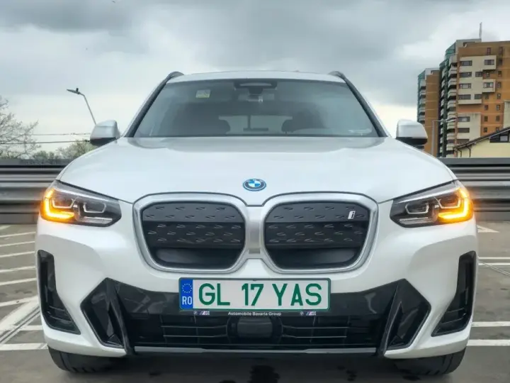 BMW iX3 Standard
