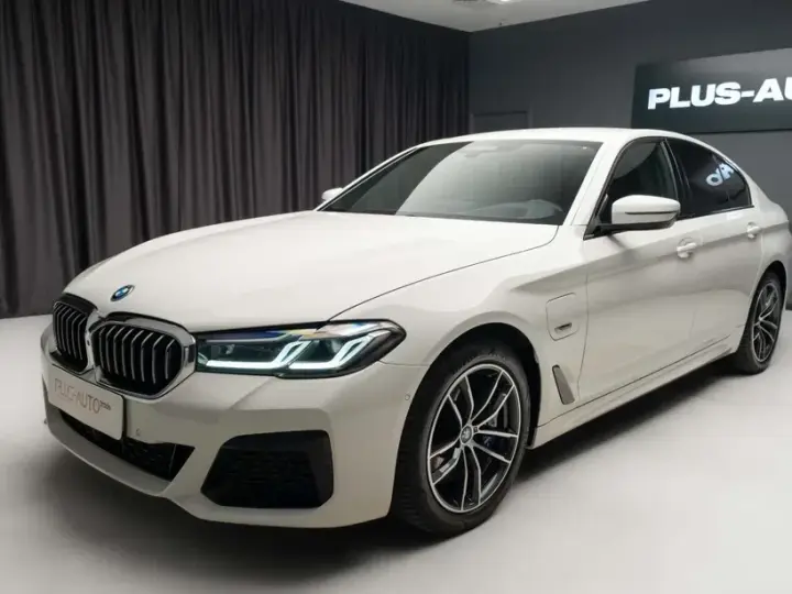 BMW Seria 5 G30/G31 545e xDrive Aut.