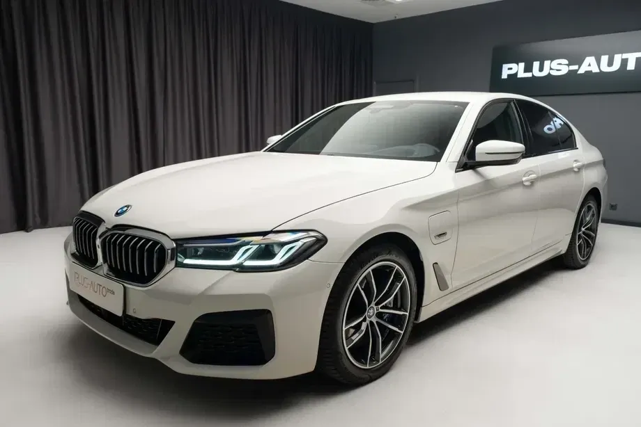 BMW Seria 5 G30/G31 545e xDrive Aut. — imagine 4