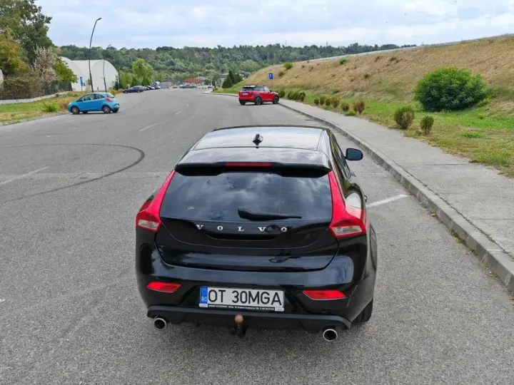 Volvo V40 II D4 VEA R-Design