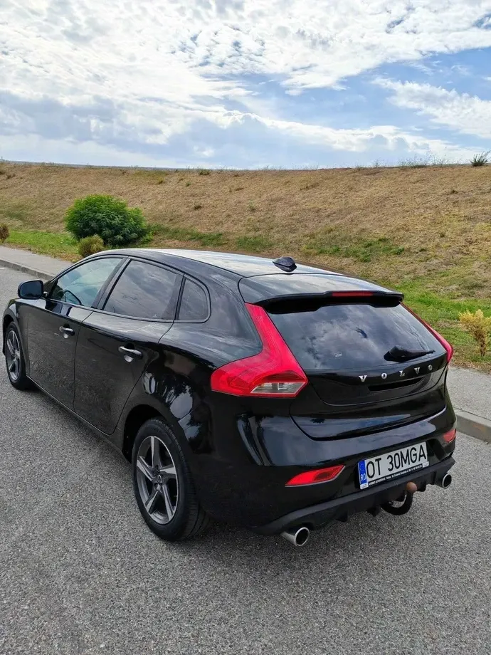 Volvo V40 II D4 VEA R-Design — imagine 5