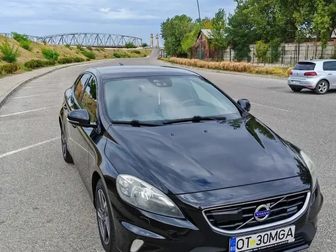 Volvo V40 II D4 VEA R-Design
