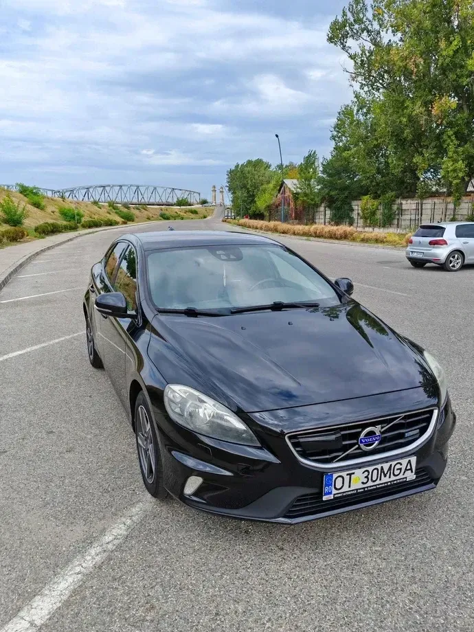 Volvo V40 II D4 VEA R-Design — imagine 3