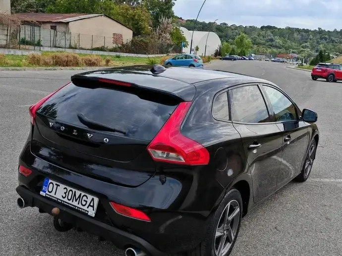 Volvo V40 II D4 VEA R-Design