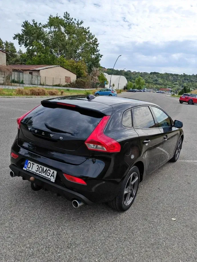Volvo V40 II D4 VEA R-Design — imagine 6
