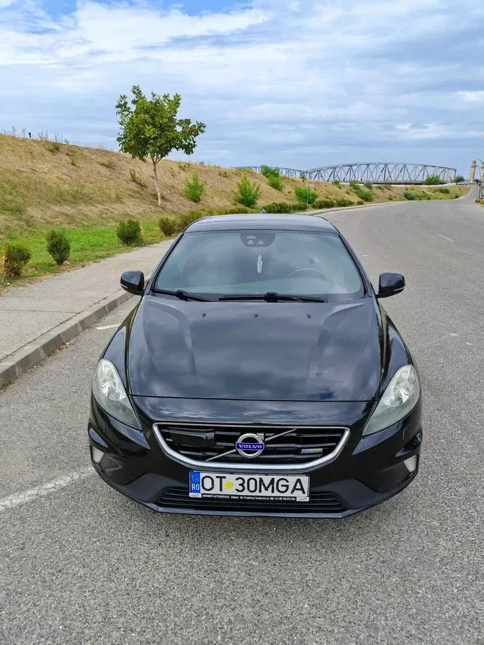Volvo V40 II D4 VEA R-Design — imagine 2