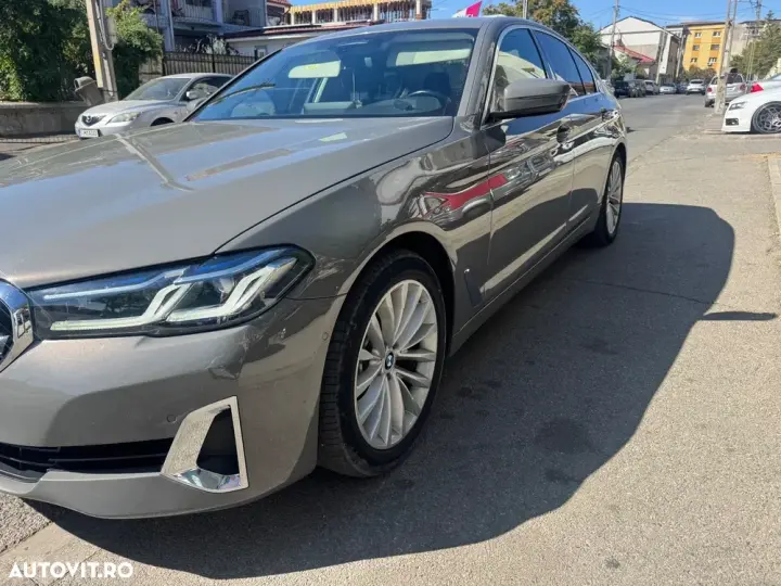 BMW Seria 5 G30/G31 [2017 - Prezent] 520d xDrive AT MHEV